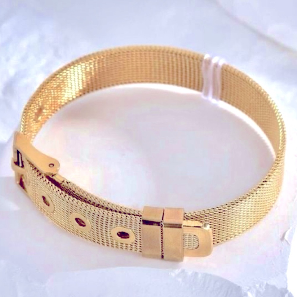Chic Gold Mesh Bracelet
